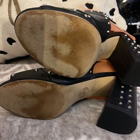 MICHAEL Michael Kors
Women's Astor Leather Studded Slingback Block Heel Sandals - Picture 5 of 10